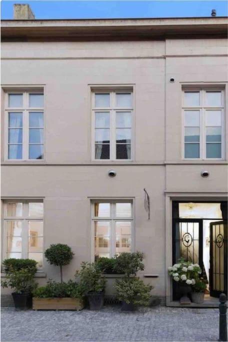 Townhouse Room Heerenhuys Eeklo Exteriér fotografie